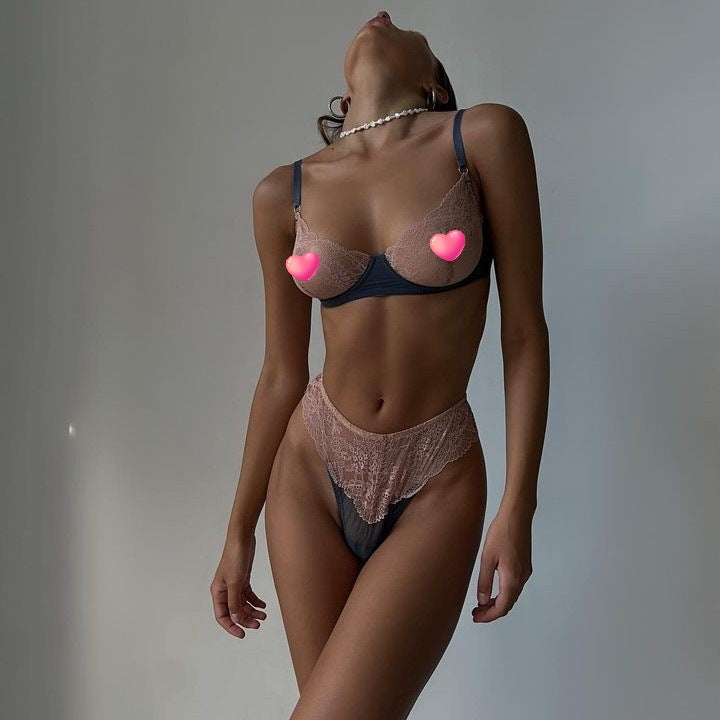 Ensemble deux pièces de lingerie sexy en dentelle colorblock et résille, string et tanga.