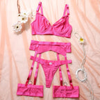 String rose rouge sexy pour femme, avec jarretières et string.